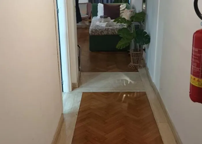 Lovely In Centre "third Floor, Without Elevator"